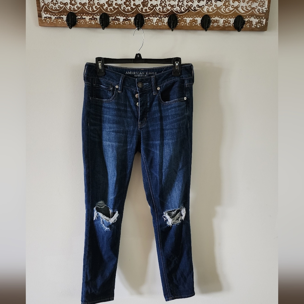 American Eagle Tomgirl Distressed Jeans Womens Size 2